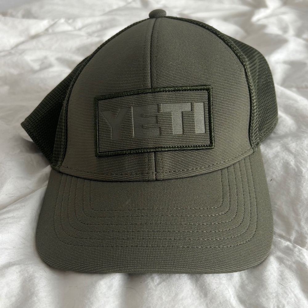 Yeti trucker hat Army green